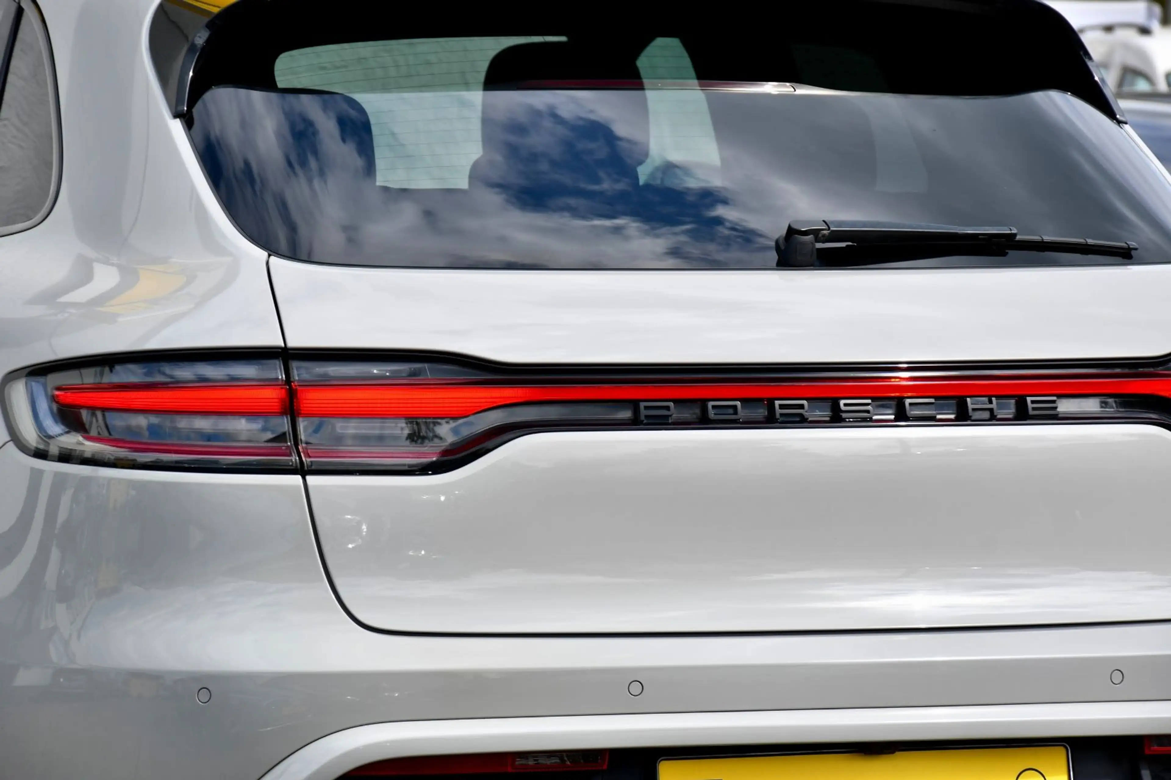 Porsche Macan S SportChrono AHK ACC SportAuspuff Kamera — photo 11