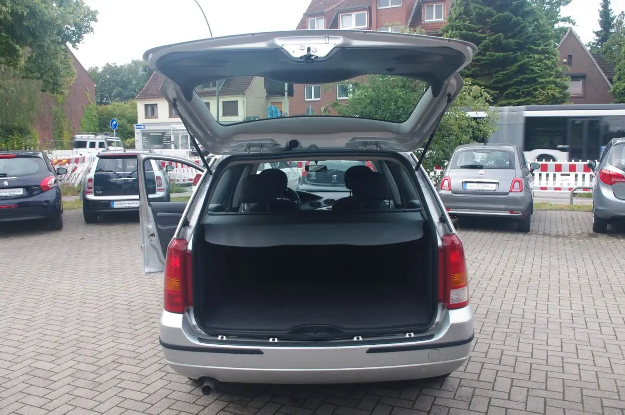 Ford Focus 1.8 Futura, foto 8