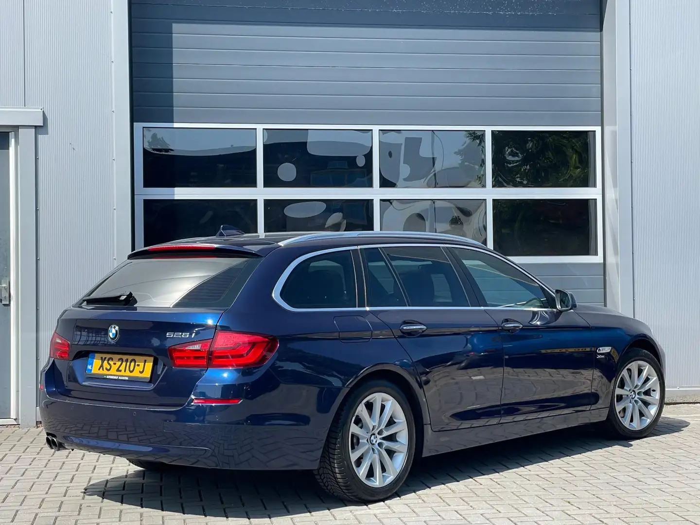 BMW 528 5-serie Touring 528xi High Executive | Panoramadak Blauw - 2