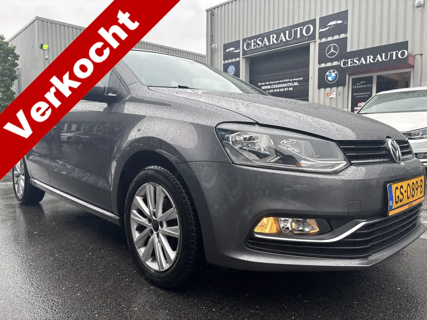 Volkswagen Polo 1.2 TSI 5 DEURS Grau - 1