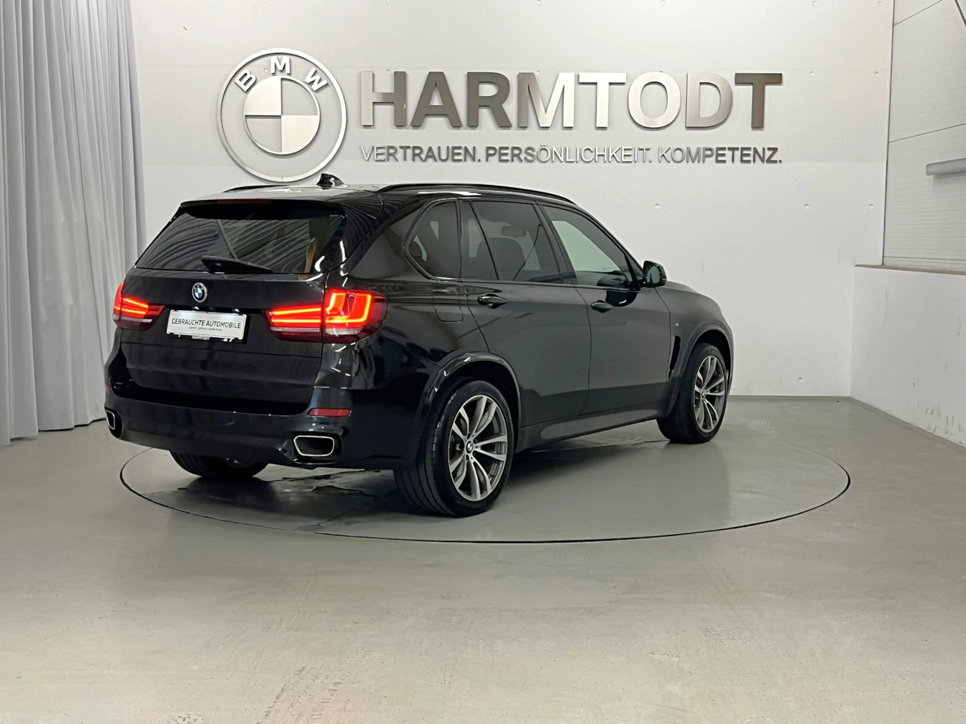 BMW X5 xDrive30d *M-Sportpaket / AHK / Head-Up / Soft-Close* — photo 5