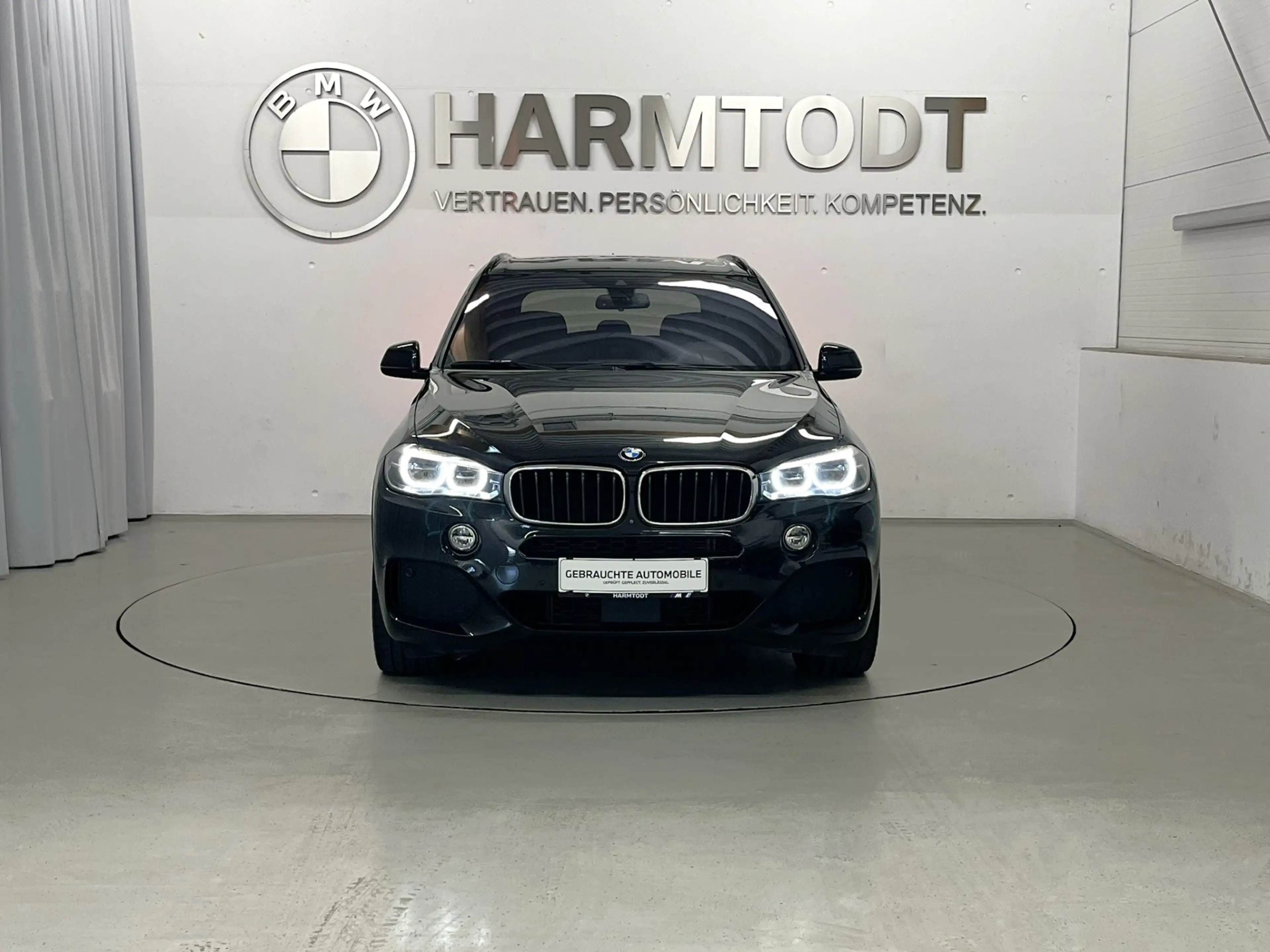 BMW X5 xDrive30d *M-Sportpaket / AHK / Head-Up / Soft-Close* — photo 6