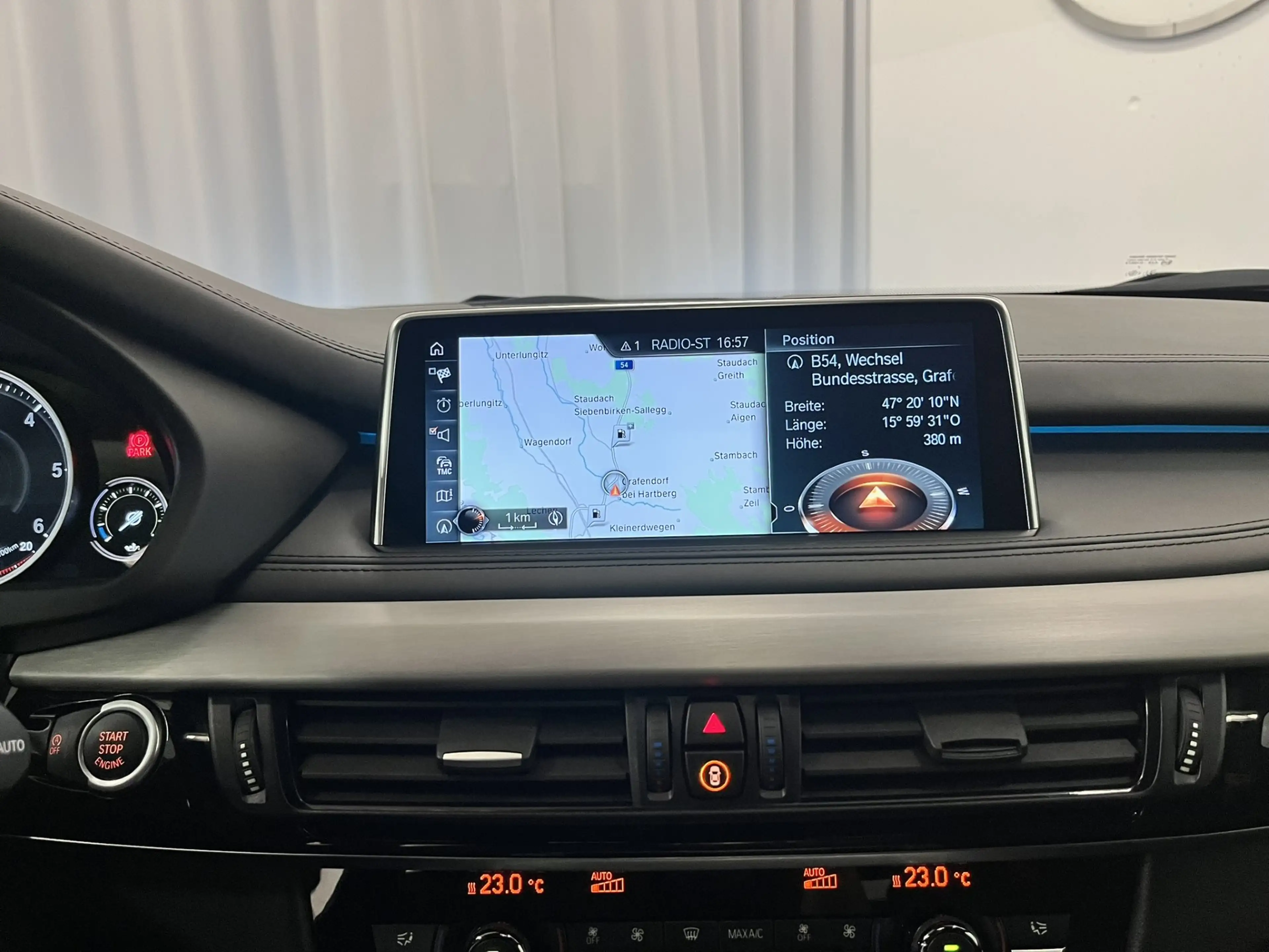 BMW X5 xDrive30d *M-Sportpaket / AHK / Head-Up / Soft-Close* — photo 11