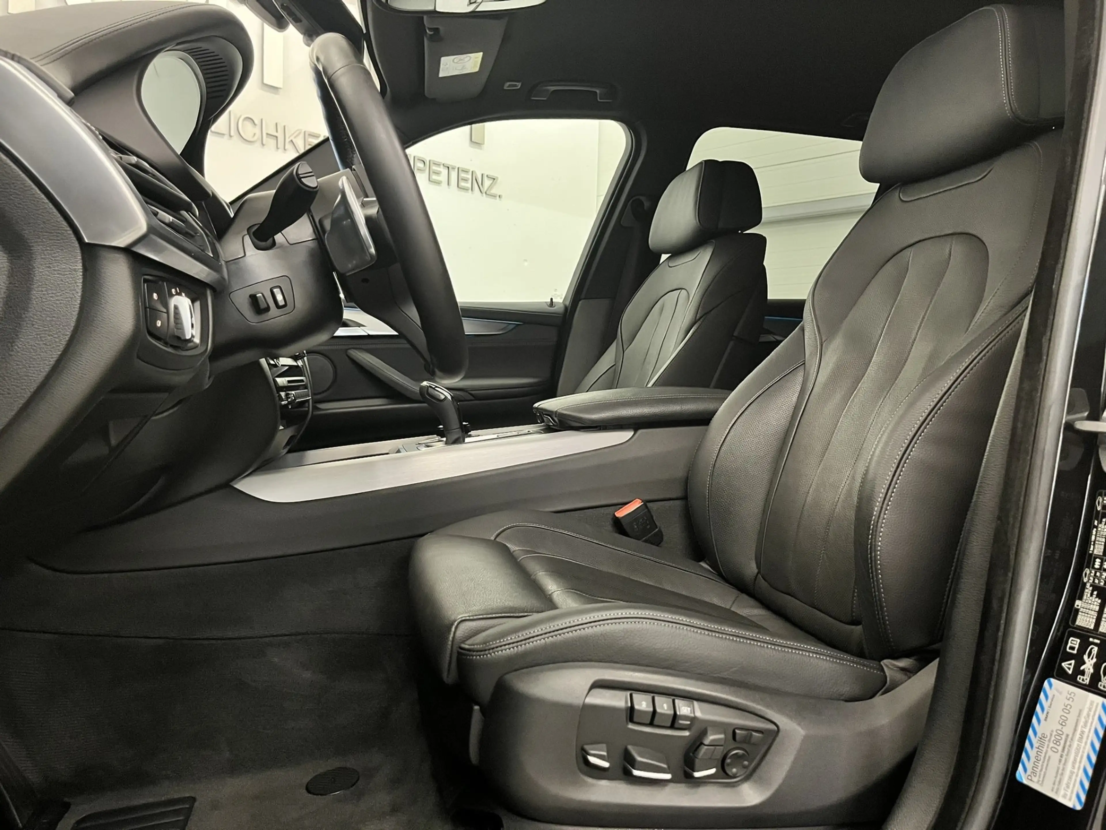 BMW X5 xDrive30d *M-Sportpaket / AHK / Head-Up / Soft-Close* — photo 13