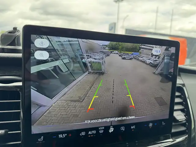 Ford Transit view 11