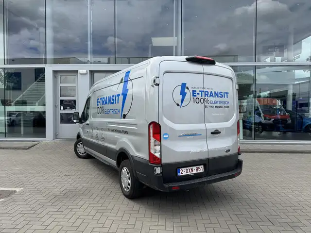 Ford Transit view 6