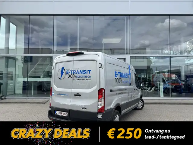 Ford Transit view 5