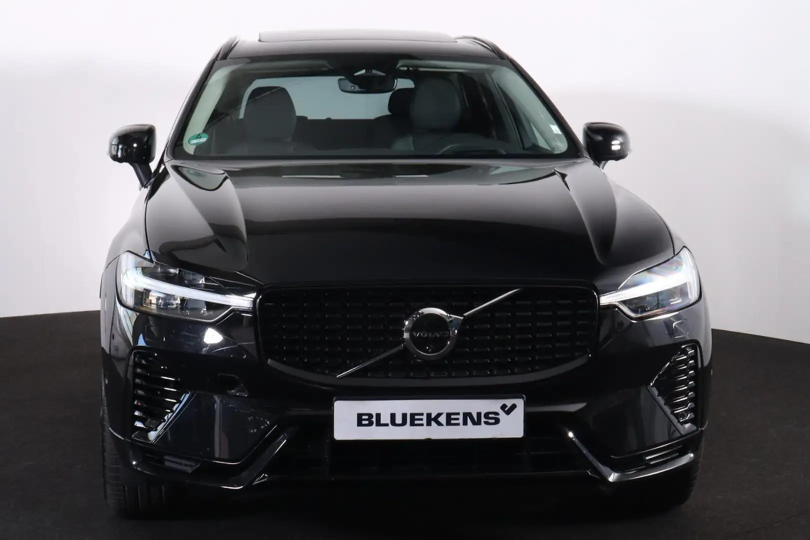 Volvo XC60 T8 Recharge AWD Ultimate Dark - LONG RANGE - Panor Schwarz - 2