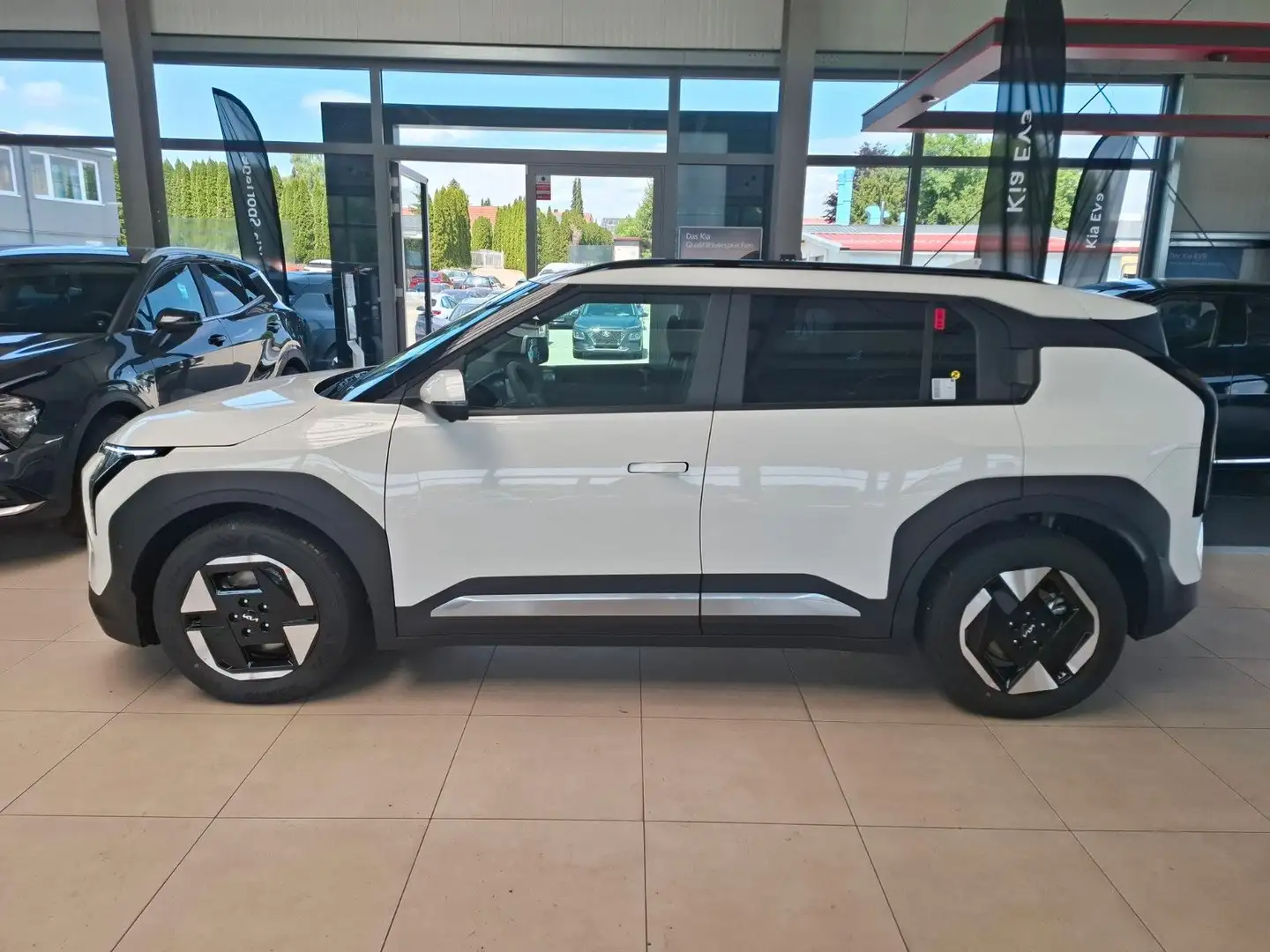 Kia EV3 150 kW Earth +WP+Business+Upgrade+DriveWise Weiß - 2