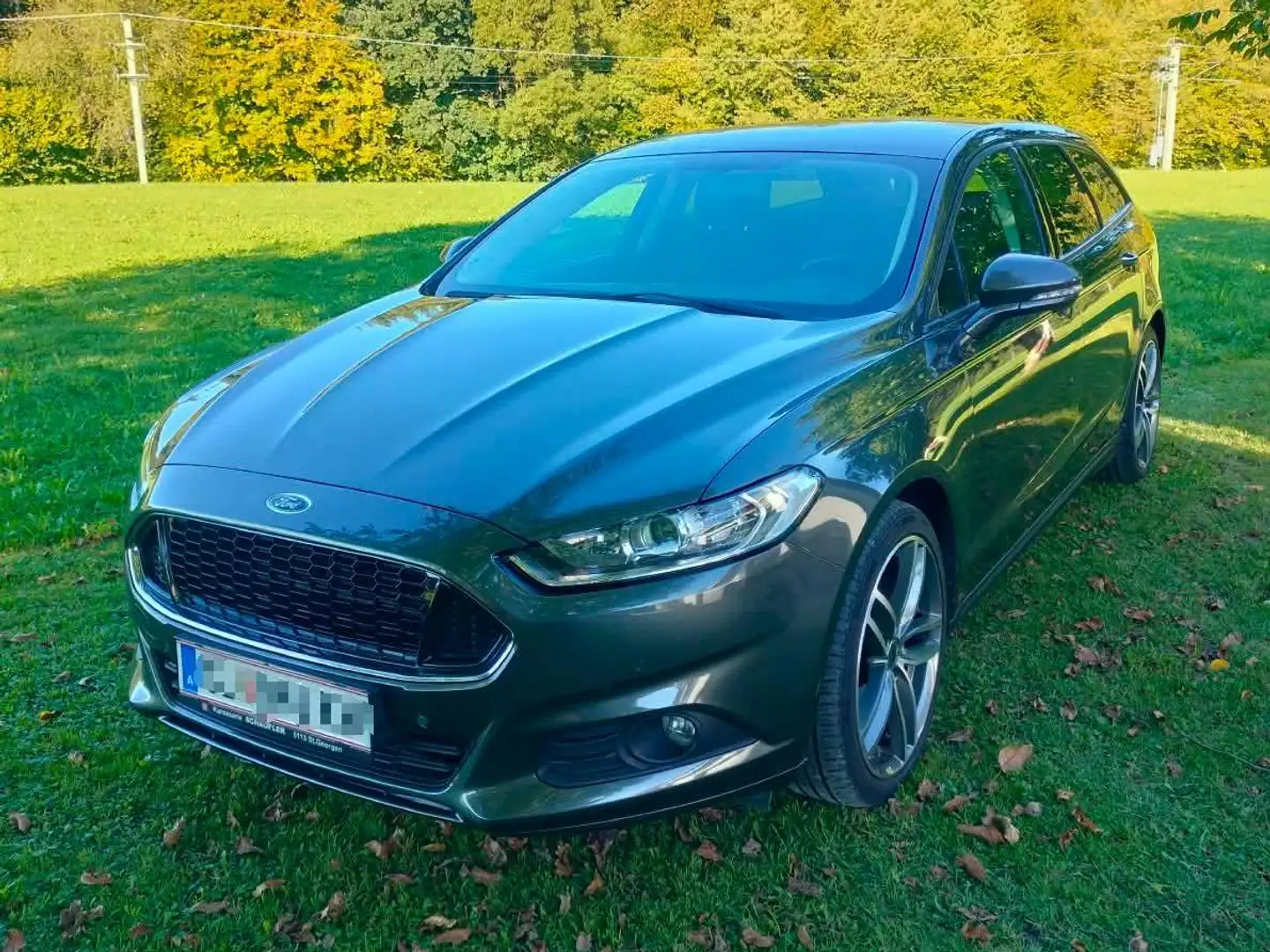 Ford Mondeo Mondeo Traveller Business Plus 2,0 TDCi Start/Stop Business Plus Grau - 2
