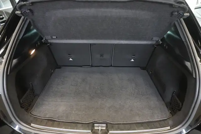 Mercedes-Benz Gla view 10
