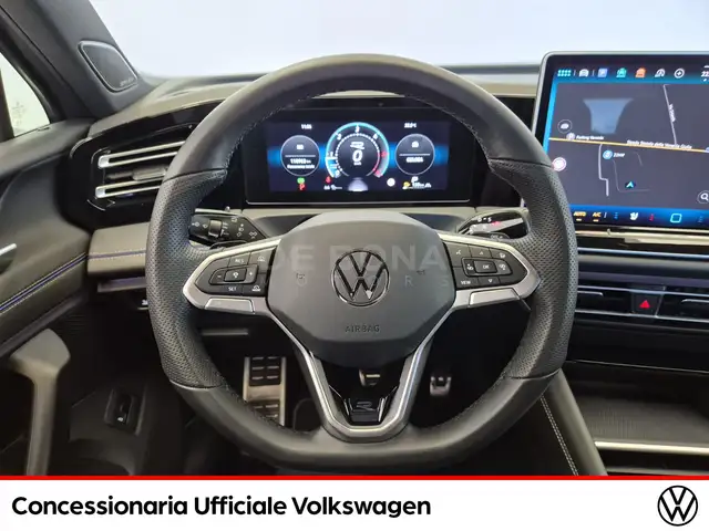 Volkswagen Tiguan view 11