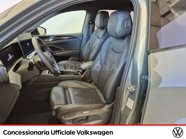 Volkswagen Tiguan view 8