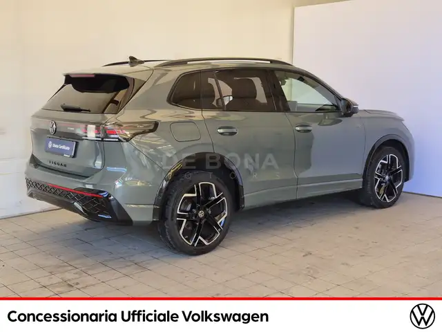 Volkswagen Tiguan view 5