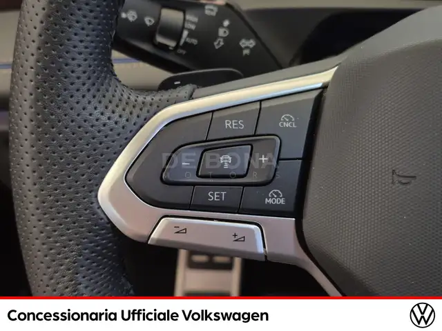 Volkswagen Tiguan view 19
