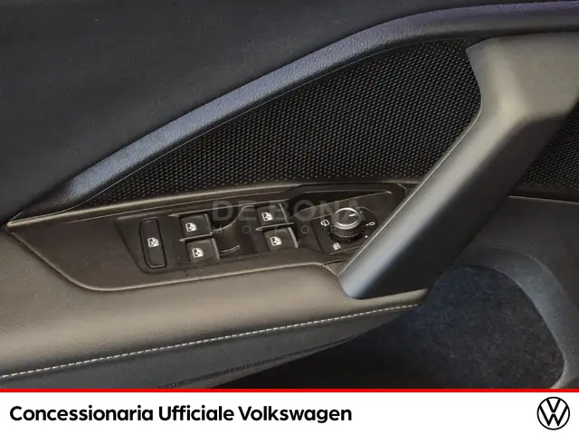Volkswagen Tiguan view 20