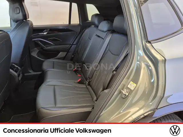 Volkswagen Tiguan view 9