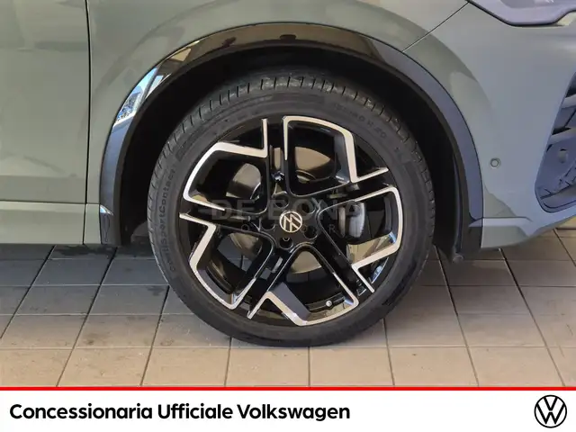 Volkswagen Tiguan view 25
