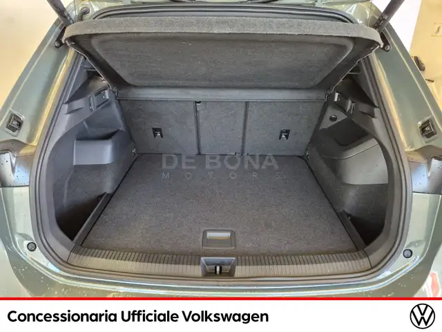 Volkswagen Tiguan view 21