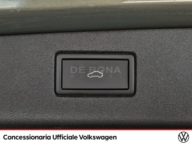 Volkswagen Tiguan view 22