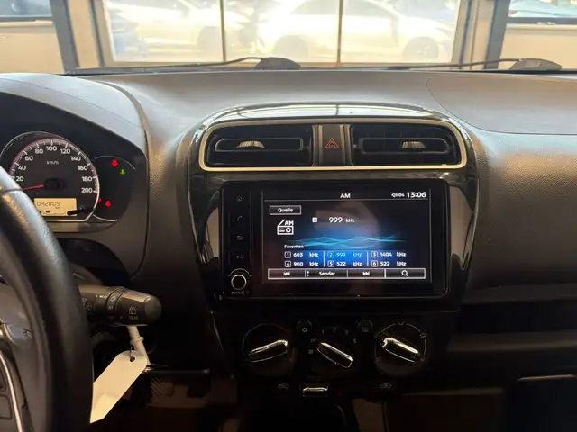 Mitsubishi Space Star view 11