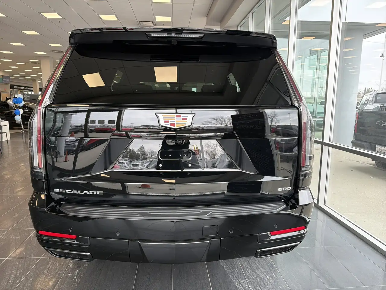 Cadillac Escalade снимка Cadillac Escalade
