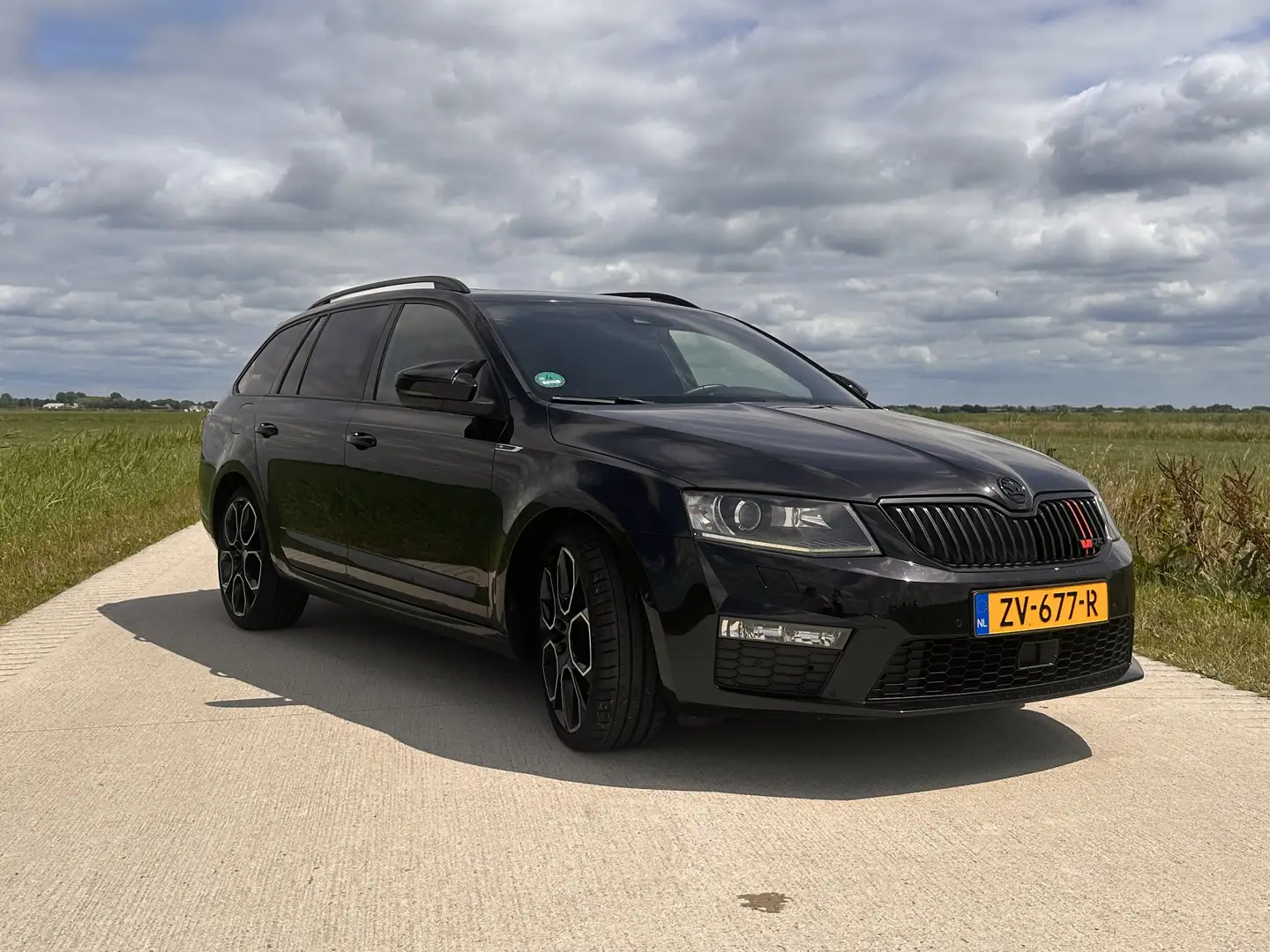 Skoda Octavia 2.0 TSI RS edition Zwart - 1