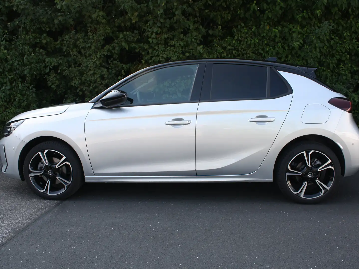 Opel Corsa GS Navi Matrix LED PDC SHZ RFK LM 17 Klimaauto Silber - 2