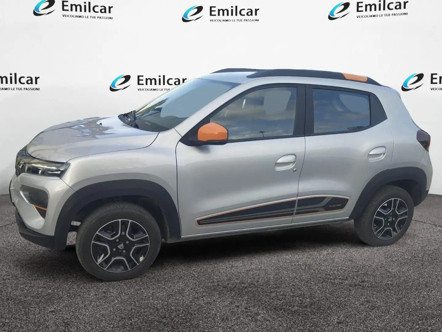 Dacia Spring Comfort Plus Electric 45 Stříbrná - 1