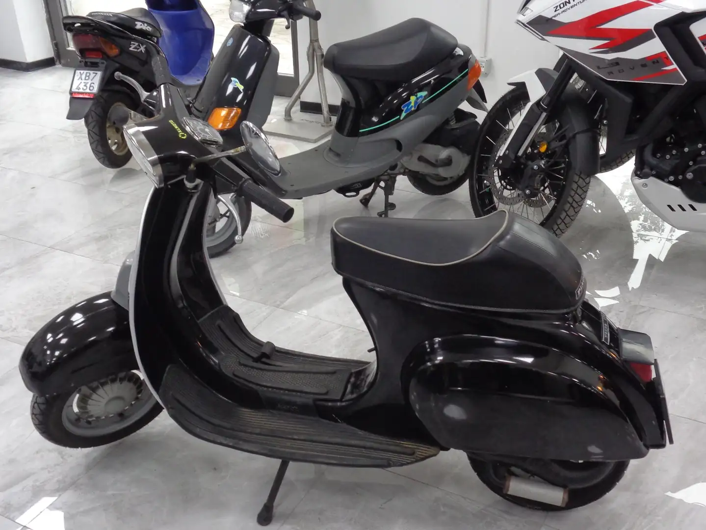 Vespa 50 VESPA 50 SPECIAL Negro - 2