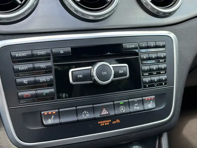 Mercedes-Benz GLA view 14