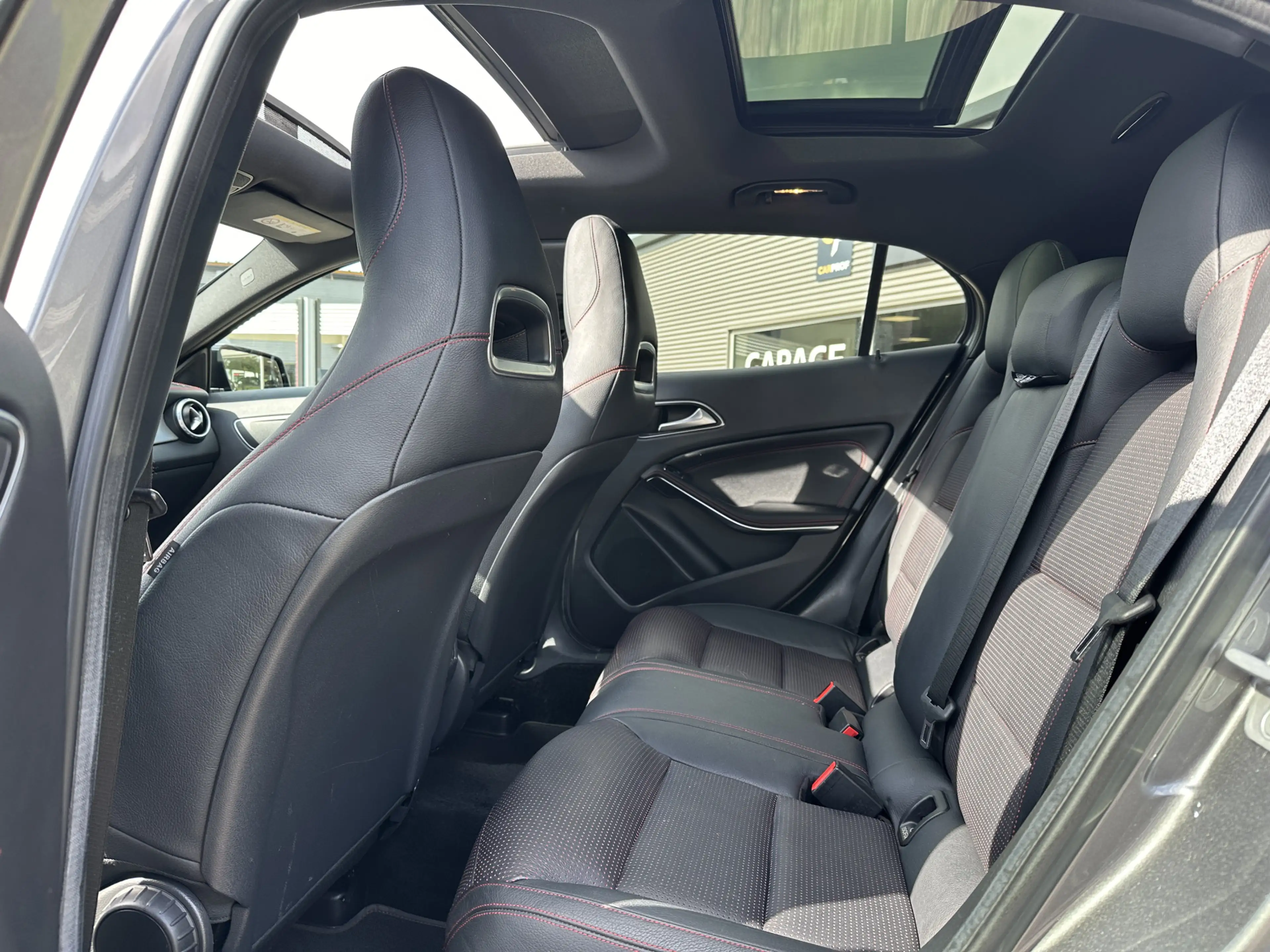 Mercedes-Benz GLA 250 AMG-Line | Panodak | 211 pk | Camera | CarPlay — photo 8