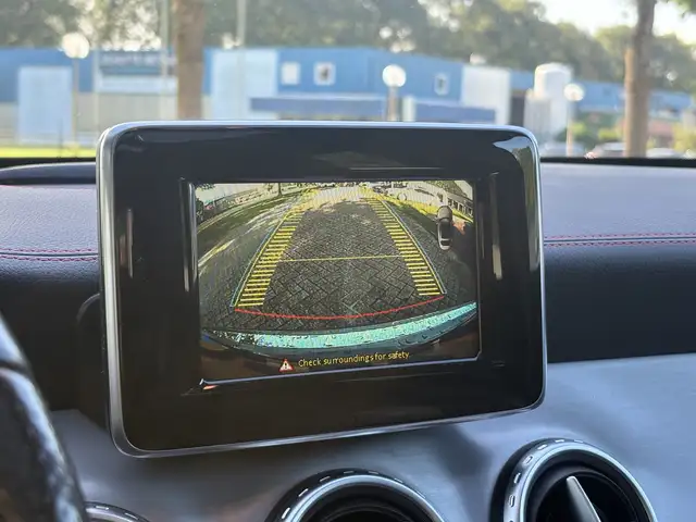 Mercedes-Benz GLA view 15