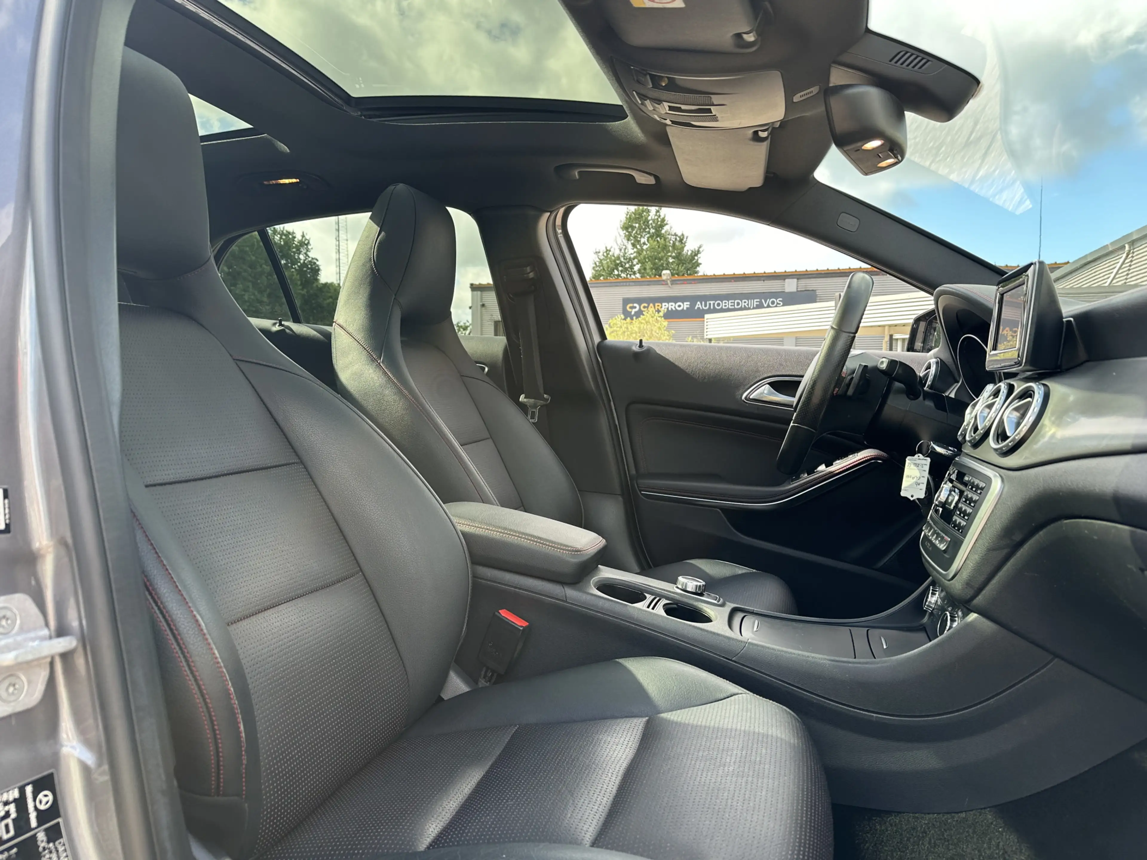 Mercedes-Benz GLA 250 AMG-Line | Panodak | 211 pk | Camera | CarPlay — photo 12