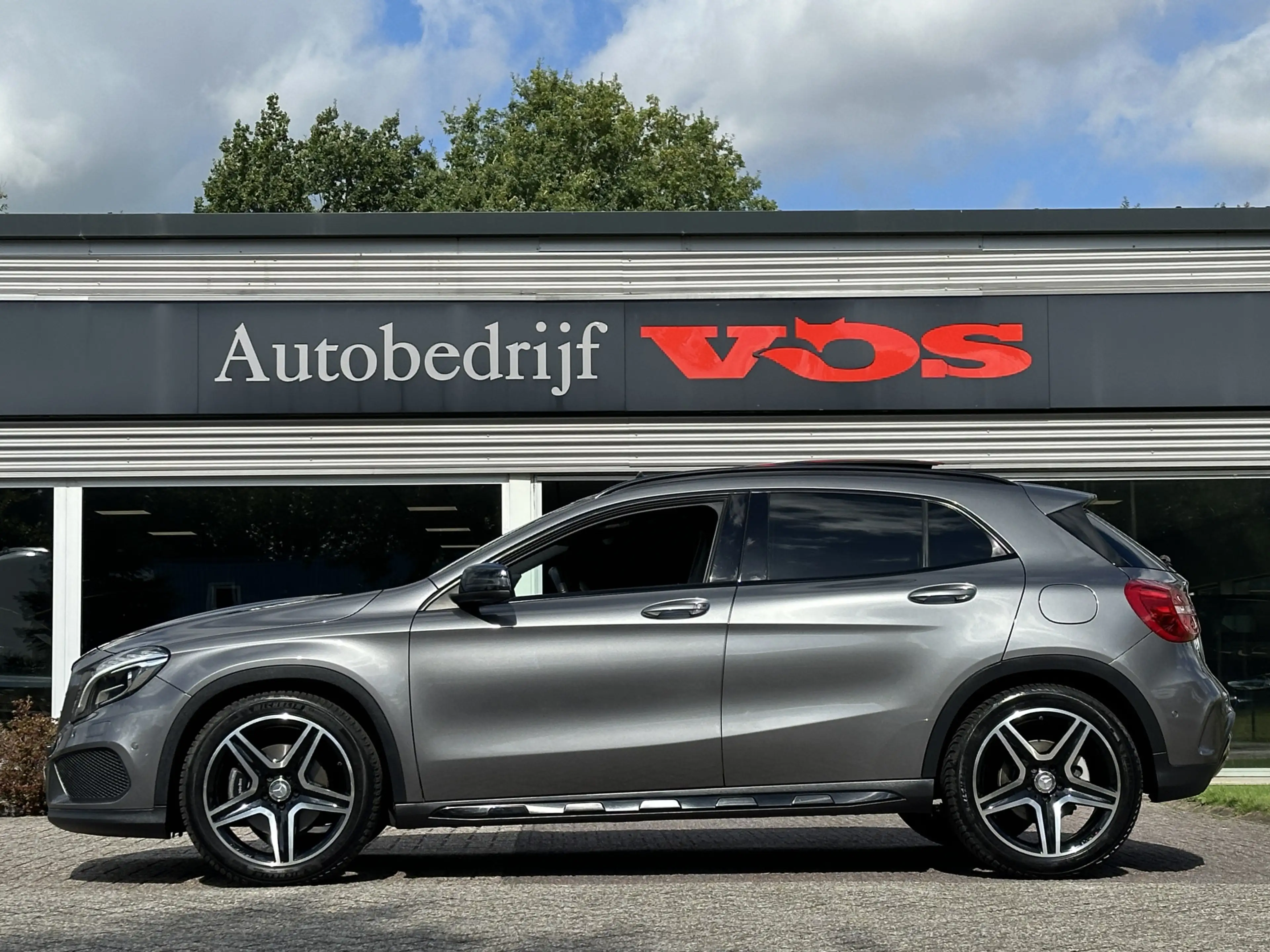 Mercedes-Benz GLA 250 AMG-Line | Panodak | 211 pk | Camera | CarPlay — photo 3
