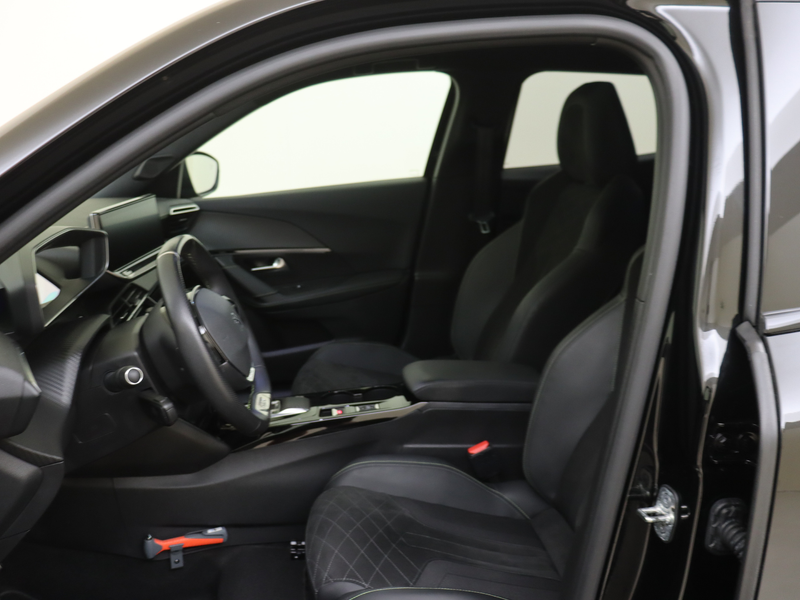Peugeot e-2008 EV GT Pack 50 kWh OPEN DAK !!! — photo 11