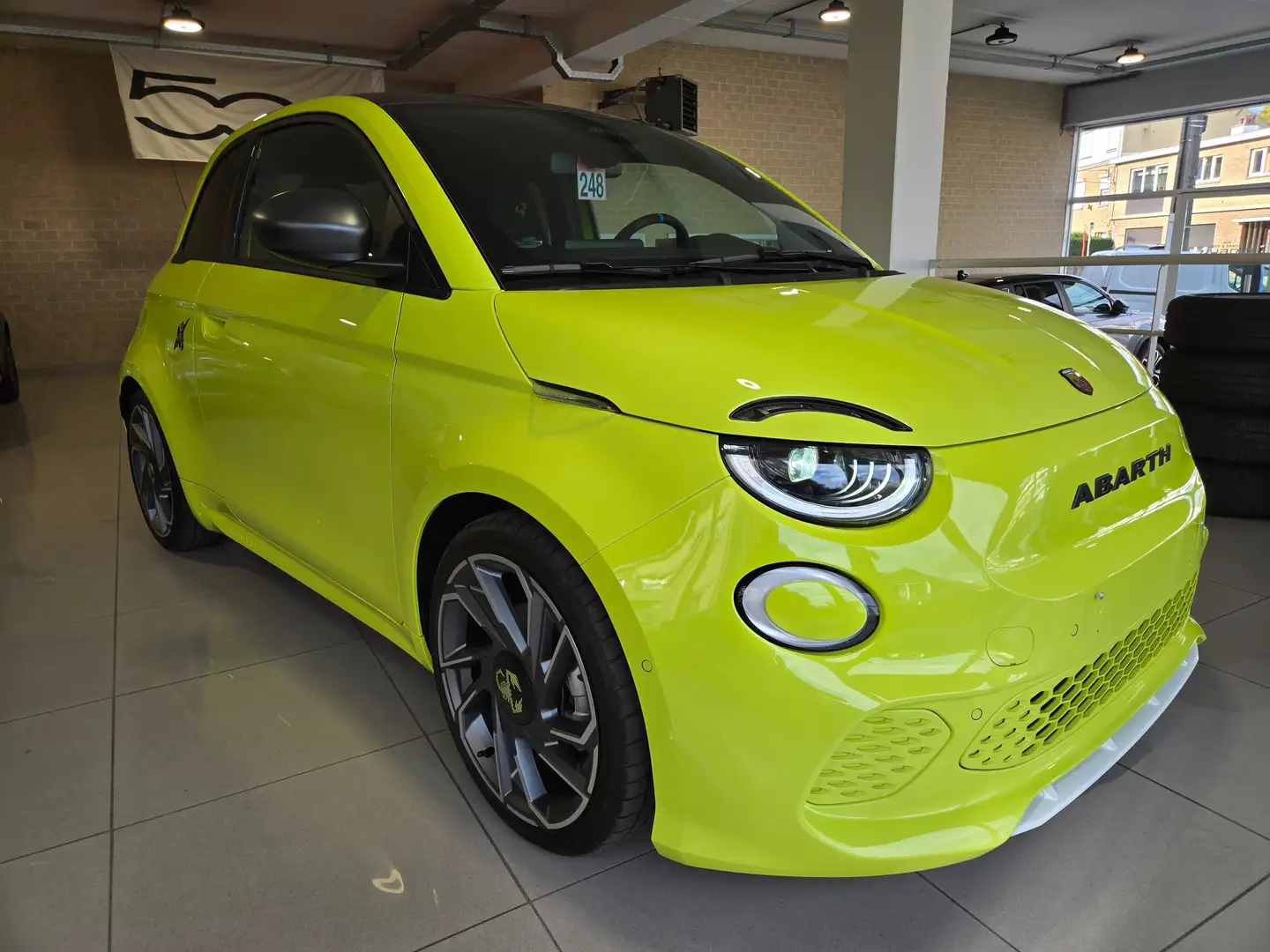 Abarth 500e e-500 42 kWh Scorpionissima XXX 157 KM XXX Gelb - 1