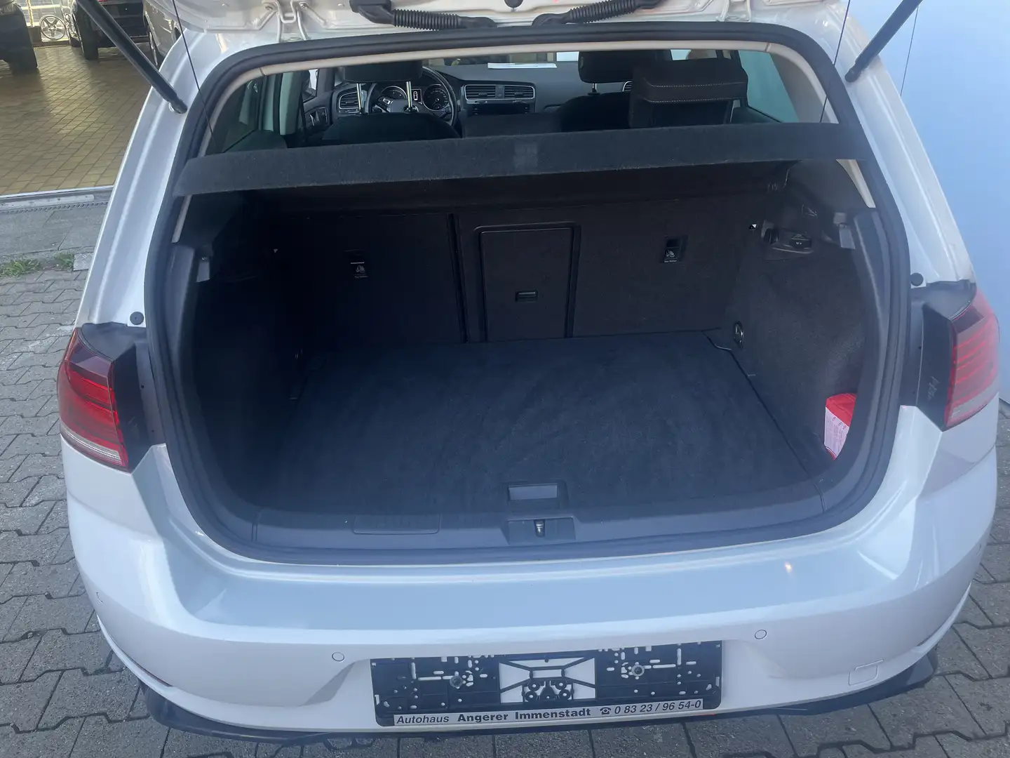Volkswagen Golf 1.6 TDI Comfortline "R-Line Optik", AHK, Navi Wit - 2
