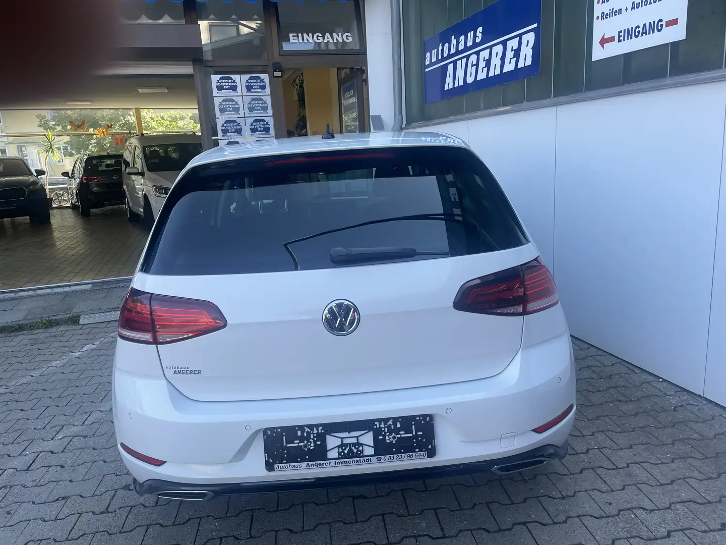Volkswagen Golf 1.6 TDI Comfortline "R-Line Optik", AHK, Navi Wit - 1
