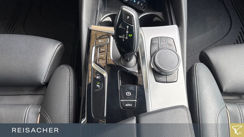BMW 530 e A xDrive Tou AHK,DAProf,Leder,HUD,LHZ — photo 11