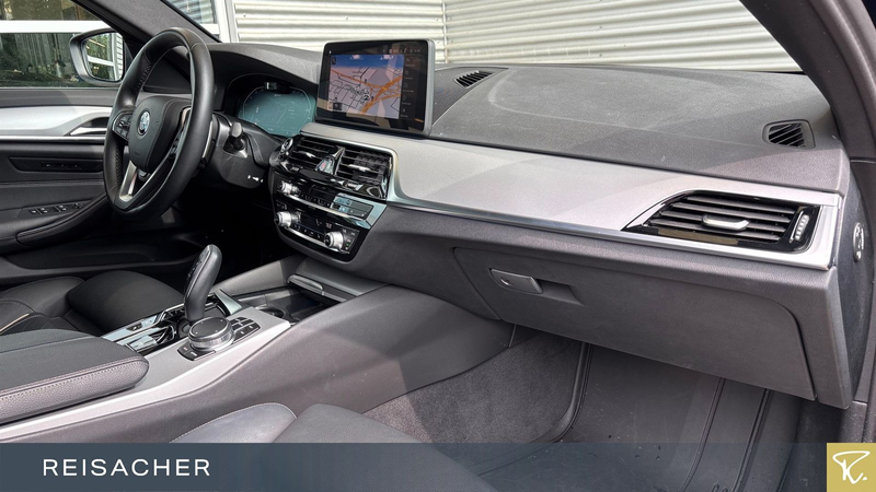 BMW 530 e A xDrive Tou AHK,DAProf,Leder,HUD,LHZ — photo 13