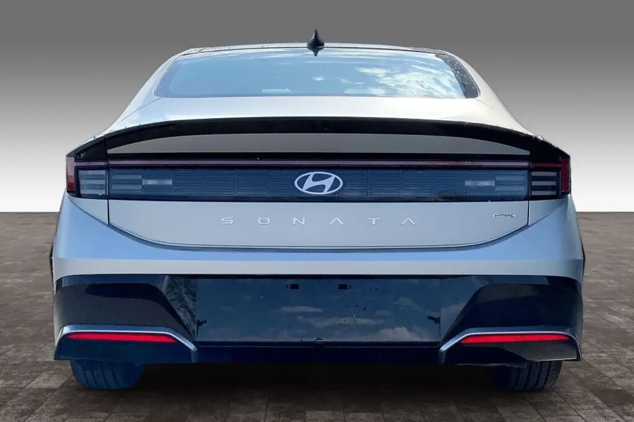 Hyundai SONATA снимка Hyundai SONATA