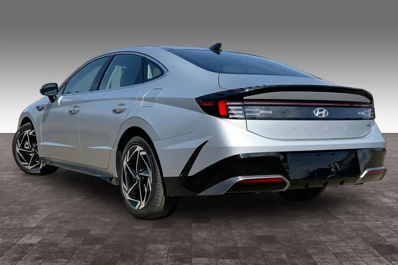 Hyundai SONATA снимка Hyundai SONATA