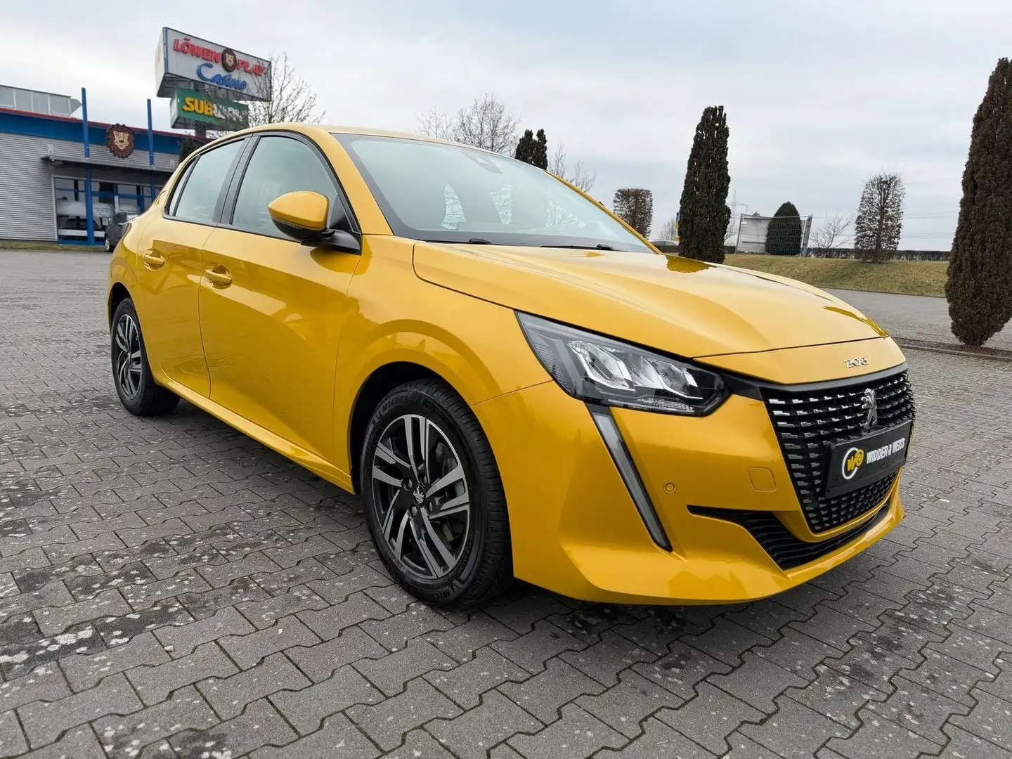 Peugeot 208 Allure AUTOMATIK/1.HND/KAMERA/3D-TACHO/SPUR Gelb - 2