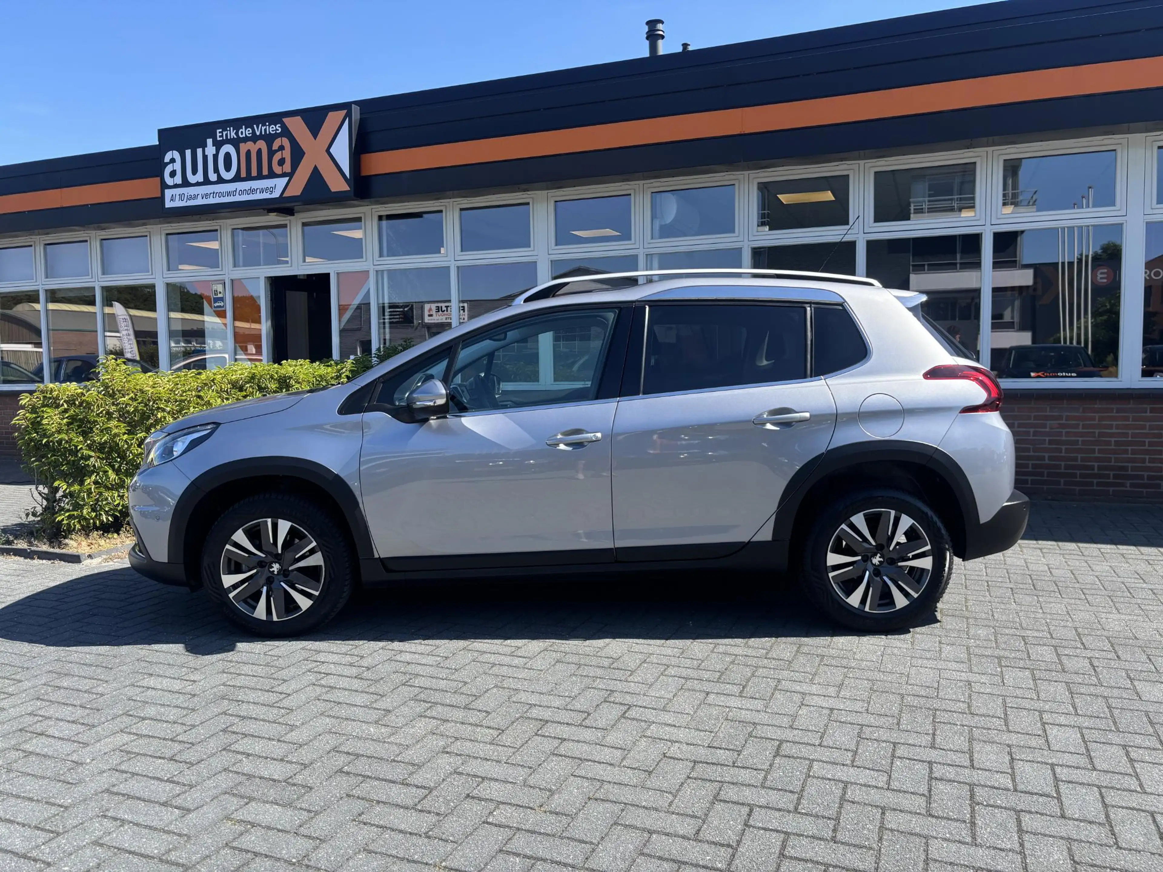 Peugeot 2008 1.2 PureTech Allure Panodak - Nieuwe APK - Dealer — photo 9