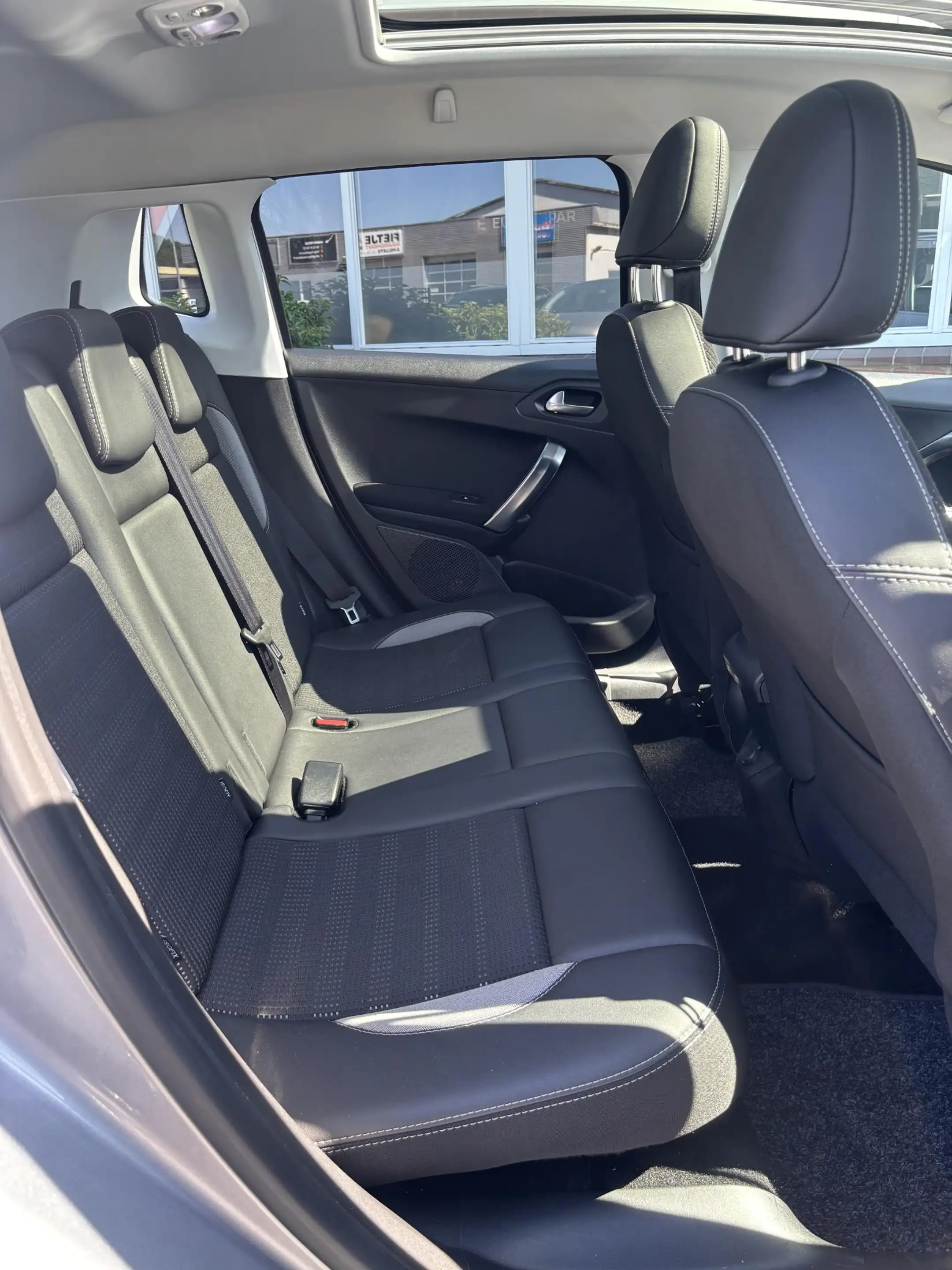 Peugeot 2008 1.2 PureTech Allure Panodak - Nieuwe APK - Dealer — photo 12