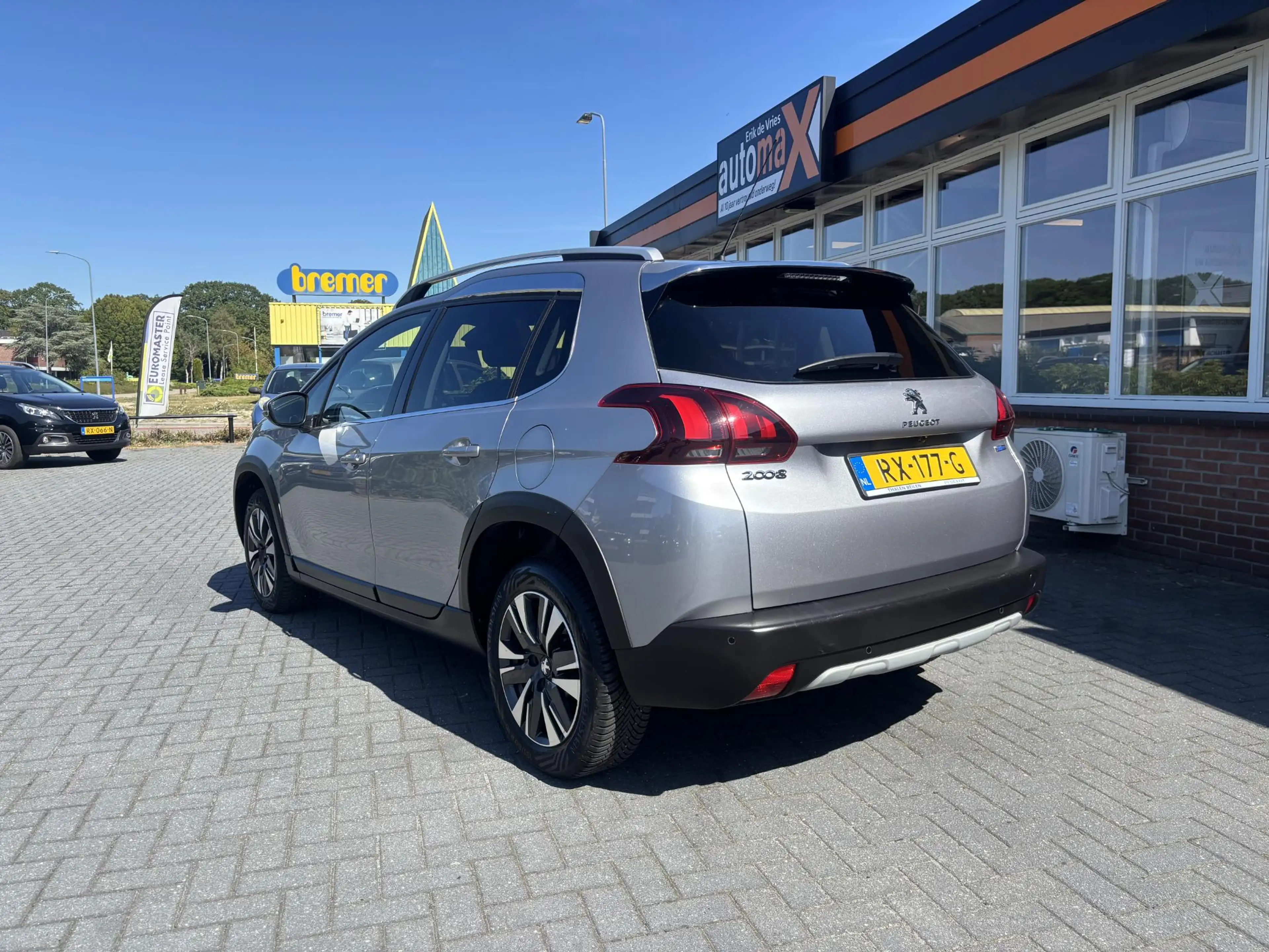 Peugeot 2008 1.2 PureTech Allure Panodak - Nieuwe APK - Dealer — photo 13