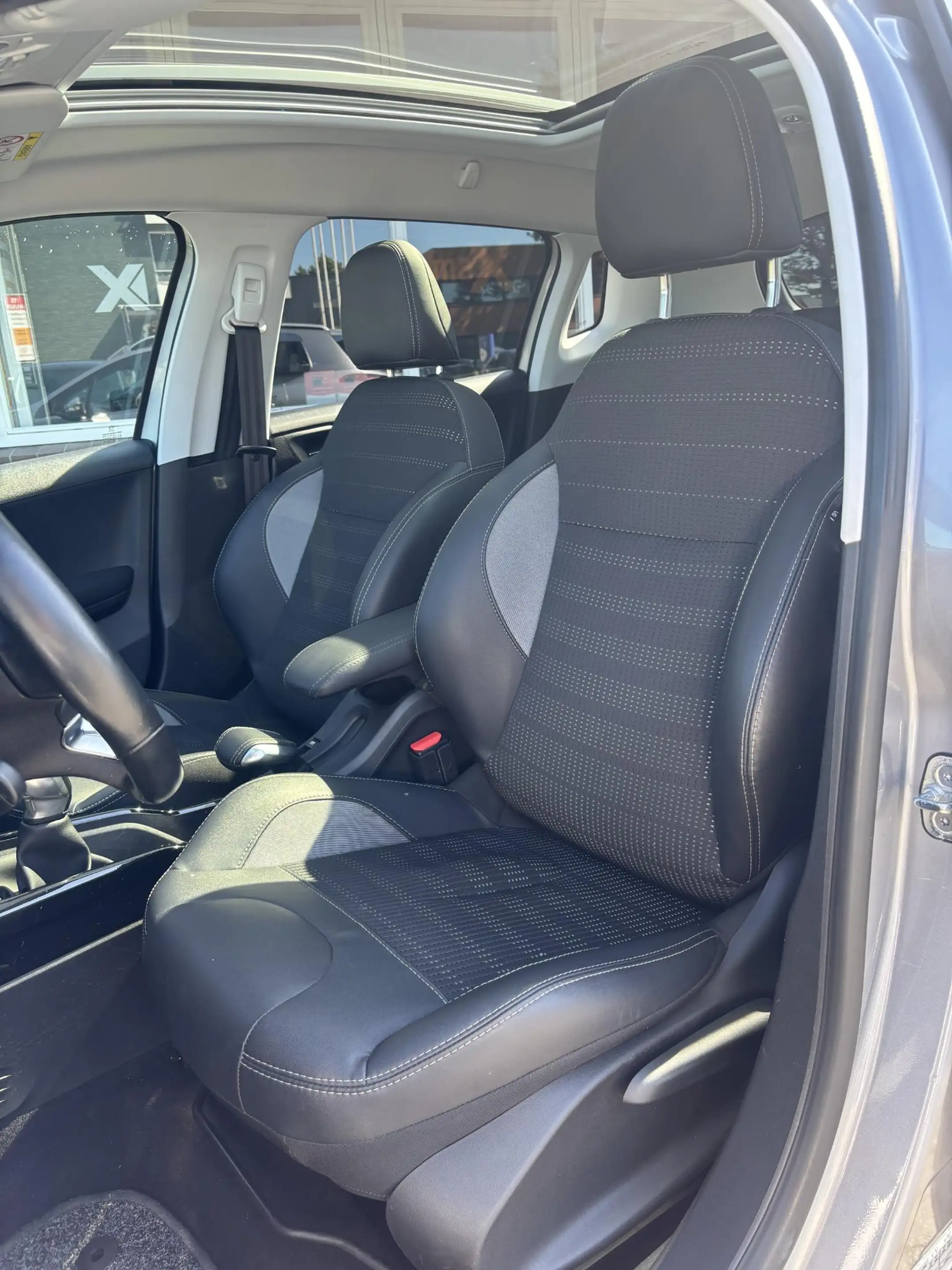 Peugeot 2008 1.2 PureTech Allure Panodak - Nieuwe APK - Dealer — photo 2