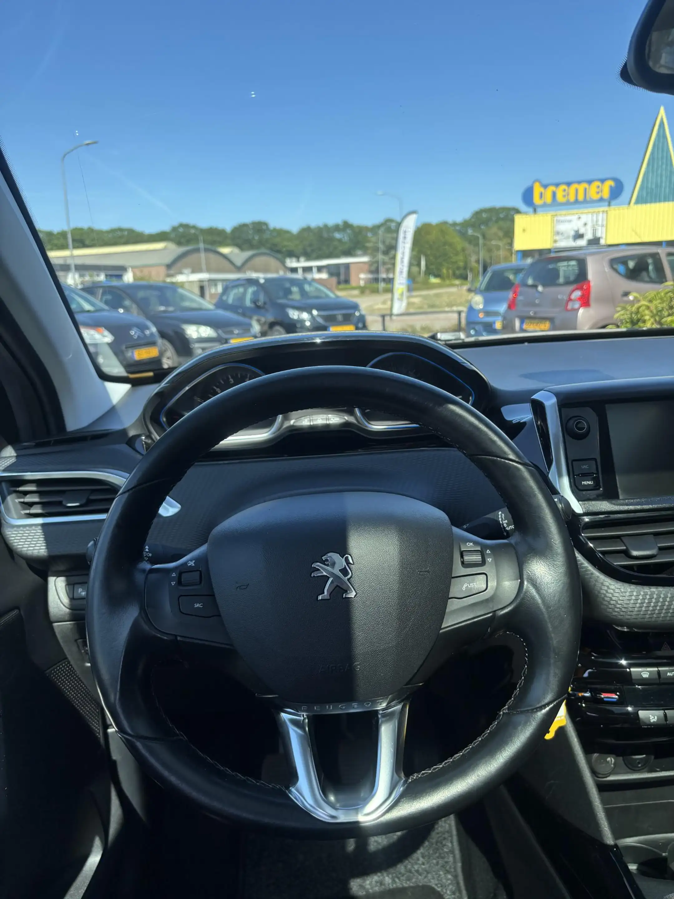 Peugeot 2008 1.2 PureTech Allure Panodak - Nieuwe APK - Dealer — photo 10