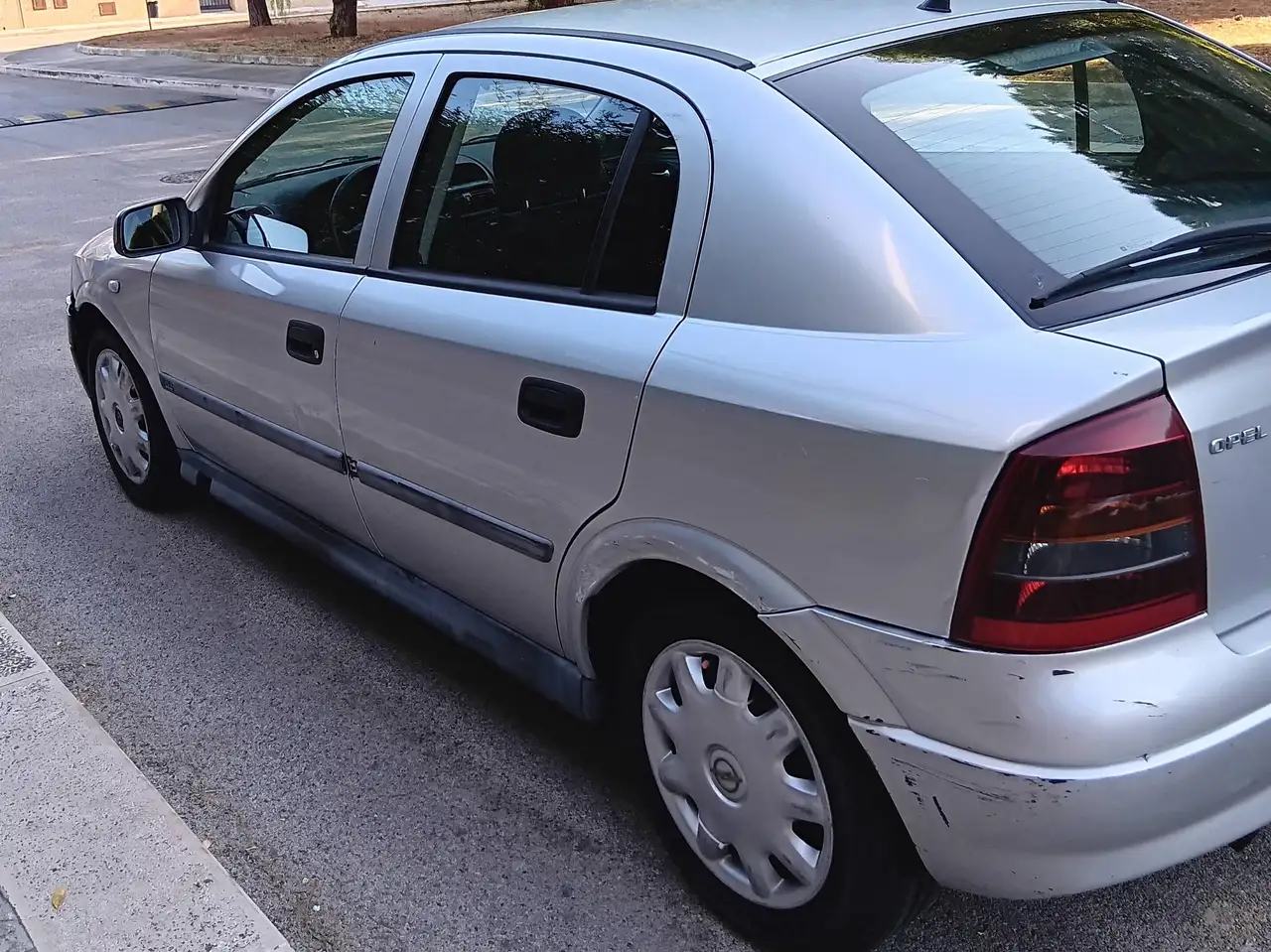 Opel Astra 5p 1.4i 16v Club, foto 5